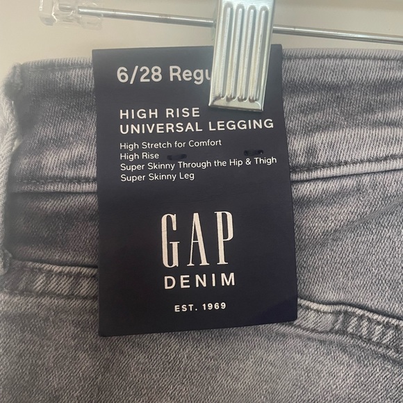 Gap women’s high rise universal legging in light grey- brand new with tags - Picture 2 of 5